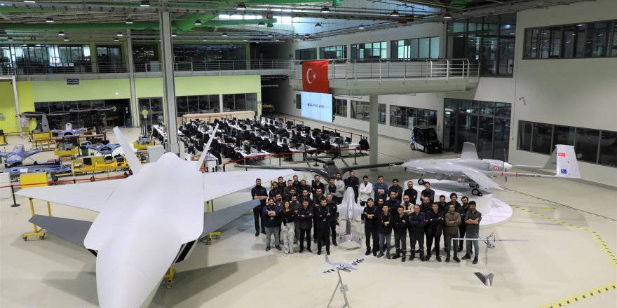 Bayraktar'dan heyecanlandıran 'KIZILELMA' paylaşımı