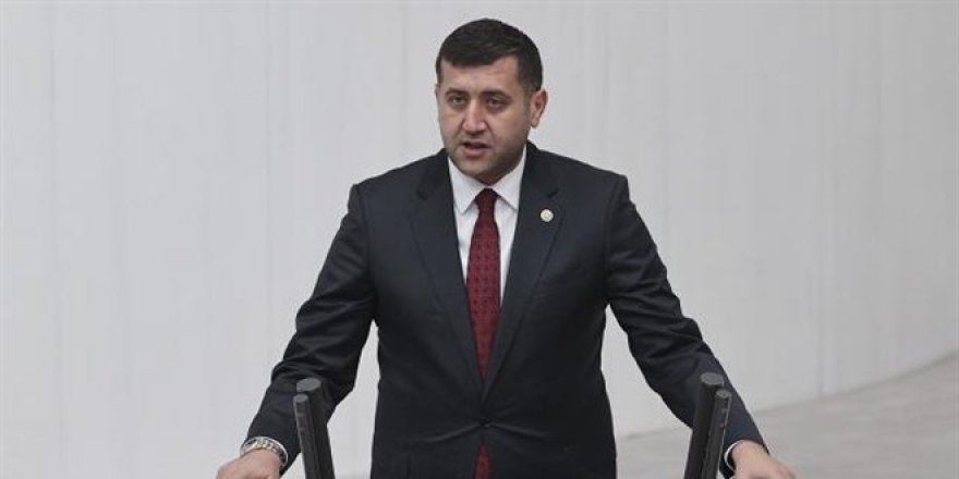 Baki Ersoy MHP'den istifa etti