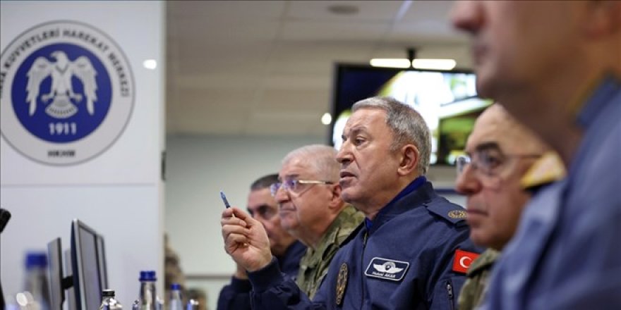 Mehmetçik, Irak'ın kuzeyindeki terör yuvalarına yönelik Pençe Kilit Operasyonu başlattı