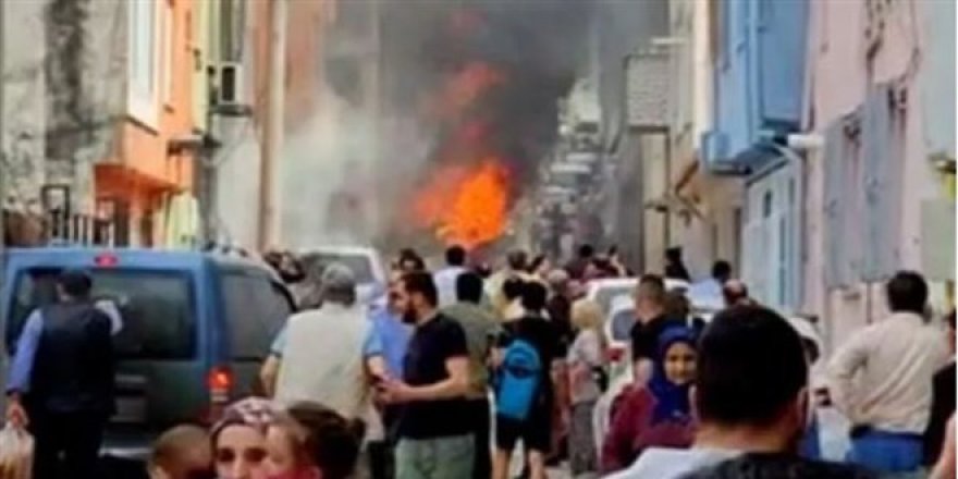 Bursa'da uçak evlerin arasına düştü: 2 pilot hayatını kaybetti