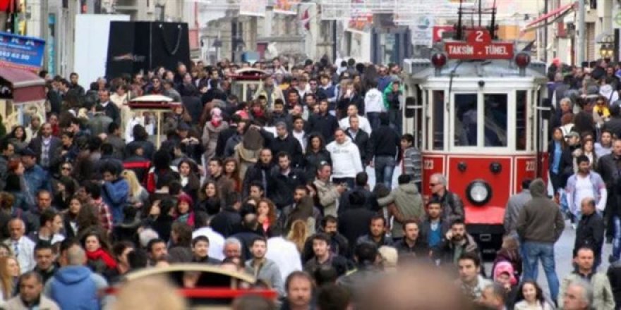 Ekonomi ve mülteciler AK Parti'yi zorluyor