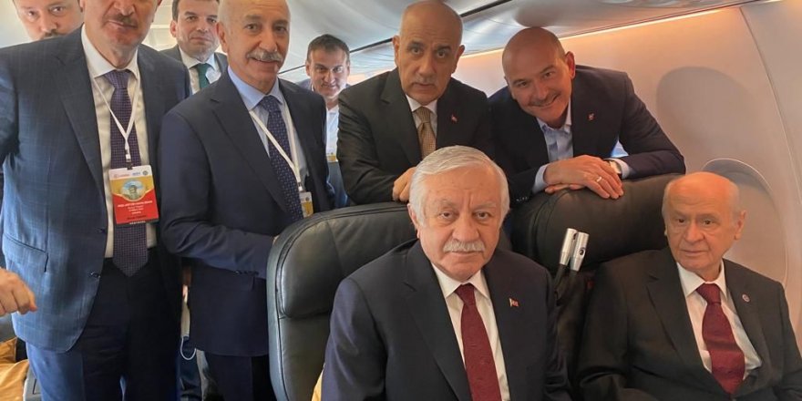 Süleyman Soylu kendisine sürekli sahip çıkan Devlet Bahçeli ile poz verdi!