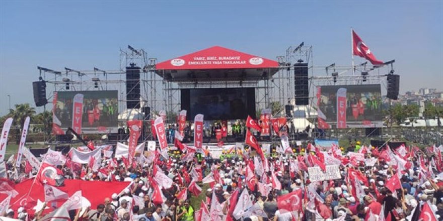 İstanbul'da EYT mitingi düzenlendi