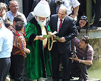 Nasreddin Hoca dereye parayla maya çaldı