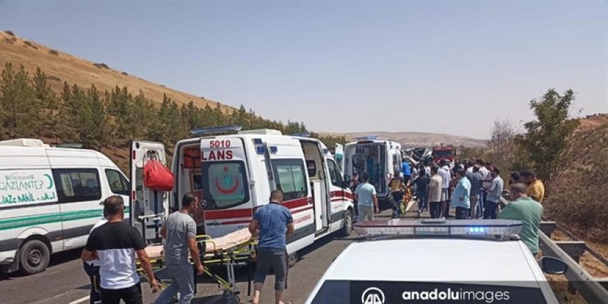 Gazeteci, sağlıkçı ve itfaiye eri dahil 16 kişi kazada hayatını kaybetti