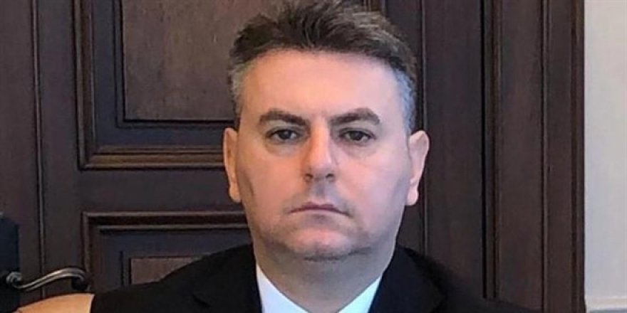 Cumhurbaşkanlığı ve AK Parti'deki görevlerinden istifa etti