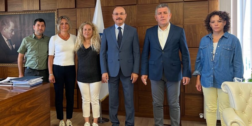 Sağlık çalışanları Talip Geylan’ı ziyaret etti