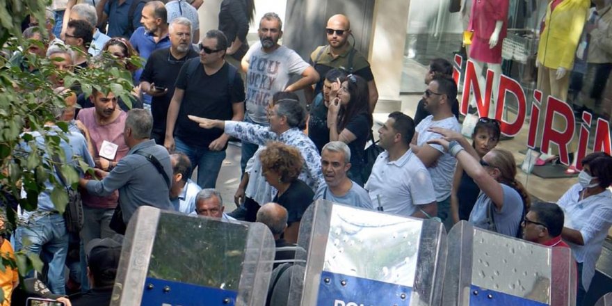 Milli Eğitim Bakanlığı’na yürüyen öğretmenlere polis müdahalesi