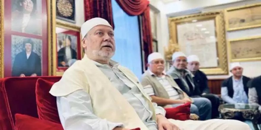 İşte Cerrahi Tarikatının Yeni Postnişini: Ahmet Özhan Tarikat Şeyhi Oldu