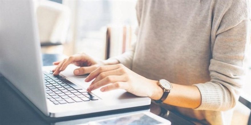 YÖK'ten korsan tez avı! 17 internet sitesi hakkında suç duyurusu