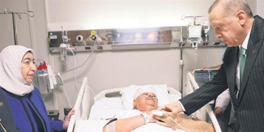 Binali Yıldırım'ın Ameliyatını Özkan yaptı