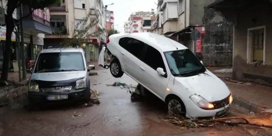 Antalya'da selin bilançosu: 497 araç, 100 konut, 920 iş yerinde hasar var