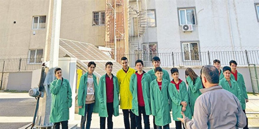 En 'enerjik' lise: Fabrika gibi hizmet veriyor