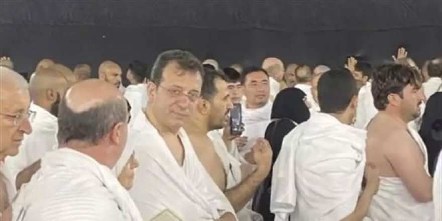 Umre'ye giden Ekrem İmamoğlu'ndan ilk fotoğraf geldi