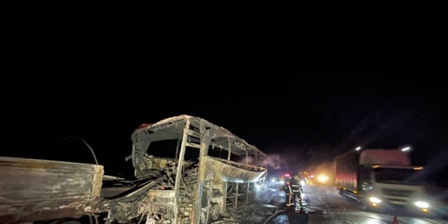 Otobüs kazasında 2 asker şehit oldu! 1 göçmen öldü! 33 yaralı var!..