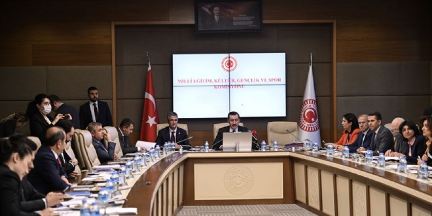 İYİ Parti ve CHP'den başörtüsü için anayasa önergesi!