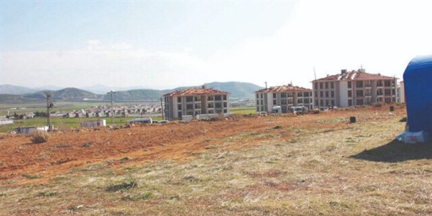 Depremzedelere inşa edilecek 200 bin konut için düğmeye basıldı