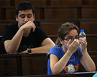 ÖSS sonuçlarını en çok kızlar merak ediyor çünkü...