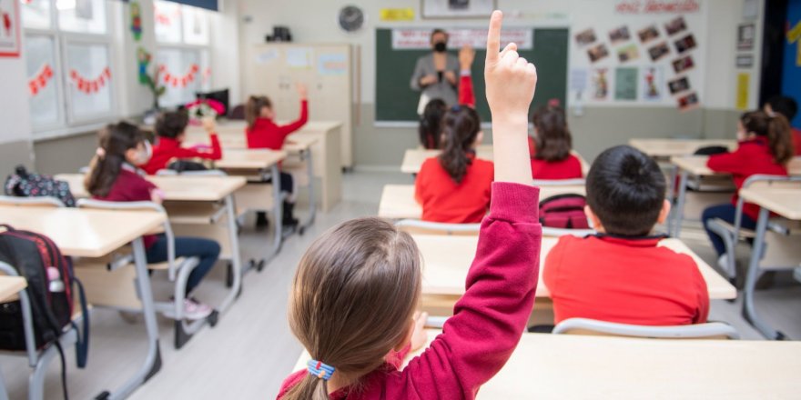 Deprem bölgesindeki öğretmenlere il içi nakil hakkı!