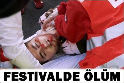 Festivale kan bulaştı