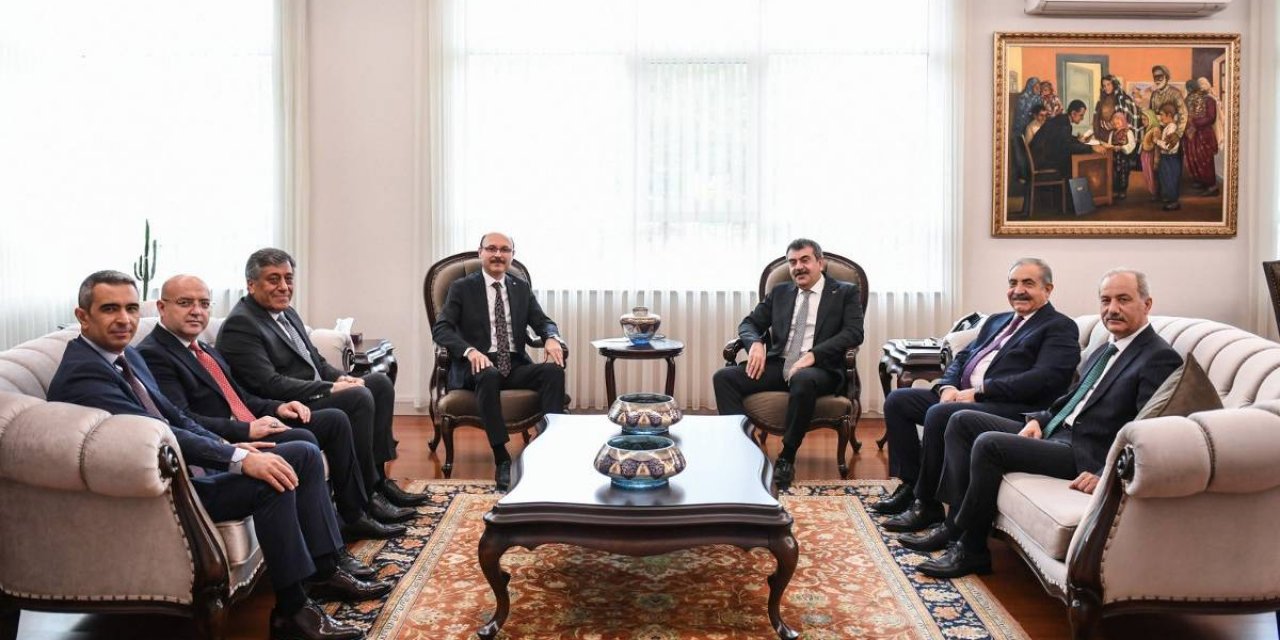 Türk Eğitim-Sen, Acil Çözüm Bekleyen Talepleri Bakan Yusuf Tekin'e İletti