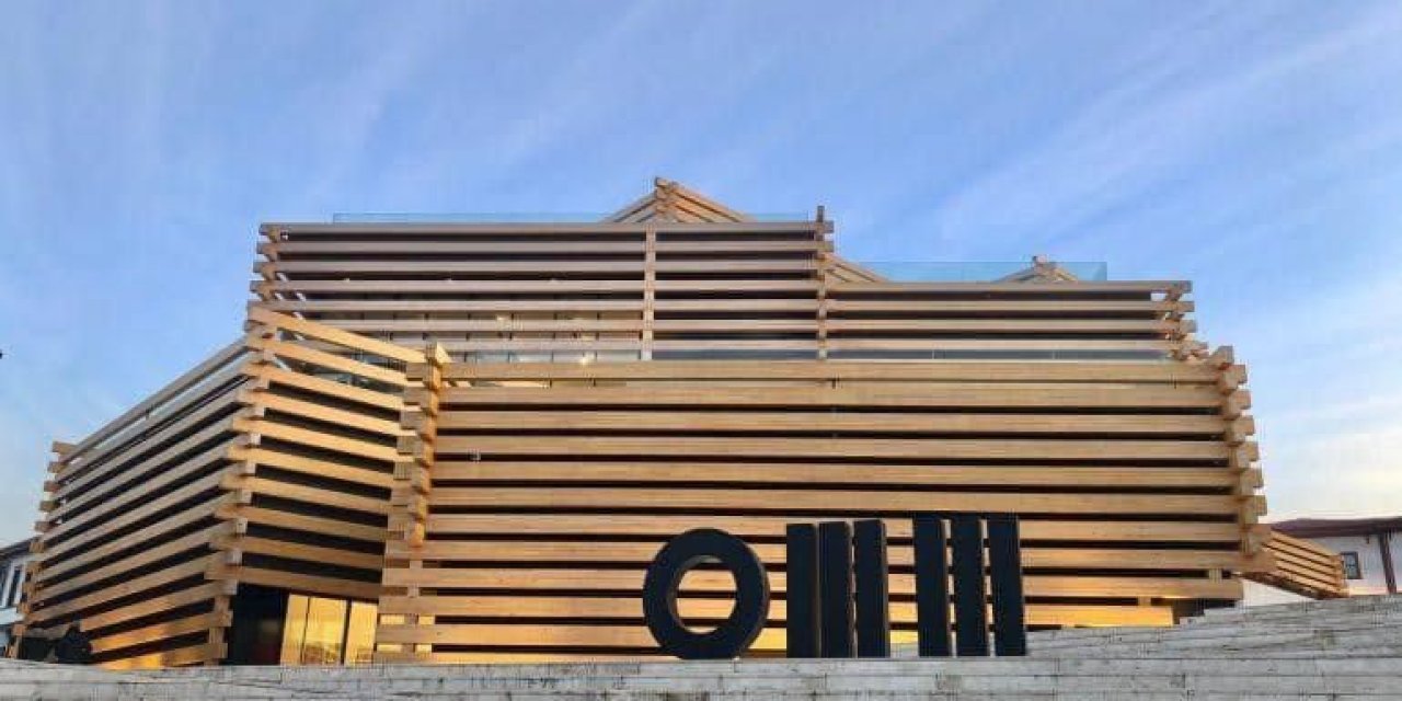 Eğitim-Bir-Sen Eskişehir Şube Başkanı Akar'dan kentte açılan LGBT İçerikli sergiye tepki