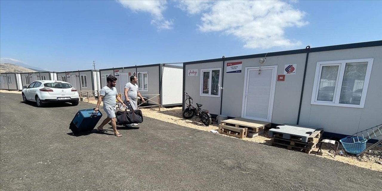 Deprem bölgesindeki öğretmenlerin barınması için konteynerler hazırlanıyor