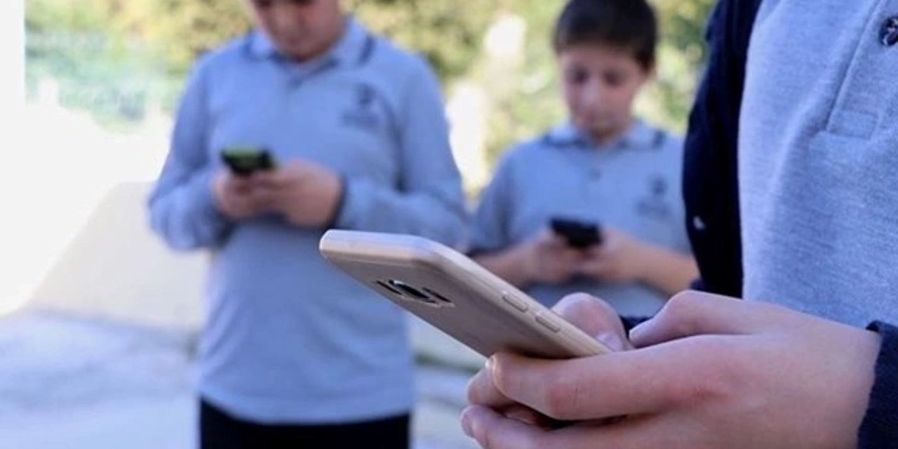 Milli Eğitim Bakanlığından büyük kolaylık: "Dersler Cepte Fasikülleri" erişime açıldı!