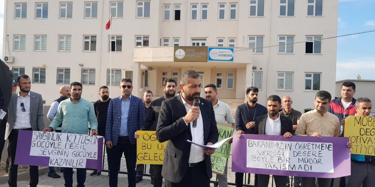 Eğitim-Bir-Sen'den İlçe Müdürüne Nezaket Dersi!