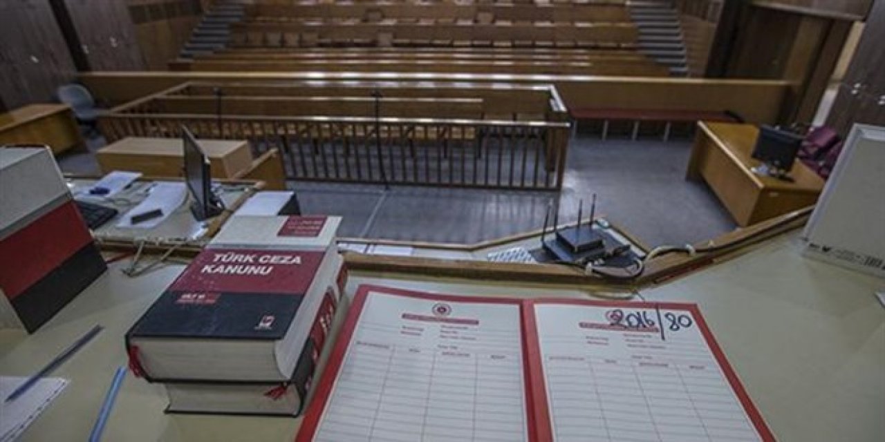 Okul Müdürüne 3 Yıl Hapis! Öğrenciyi Merdivenden İterek Yaralayan...