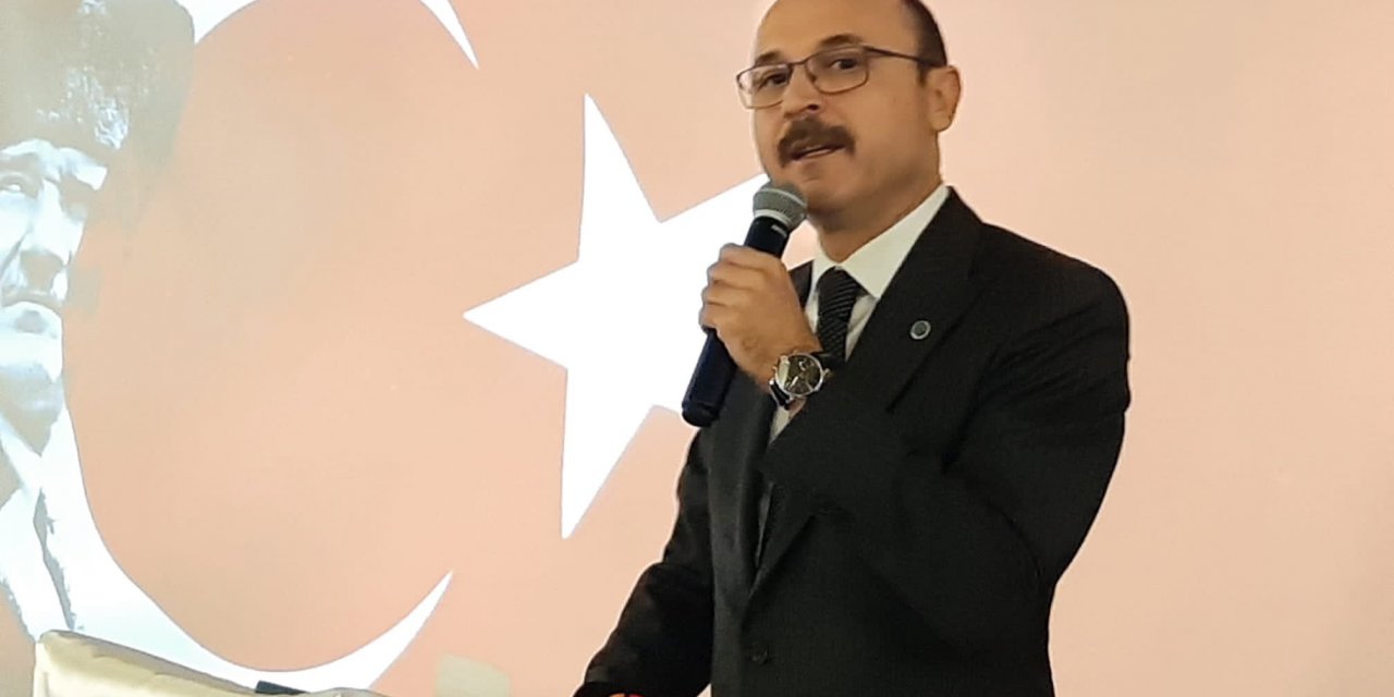 Öğretmenler Yarın Cumhuriyet Kokartı ile Okula Gidecek!