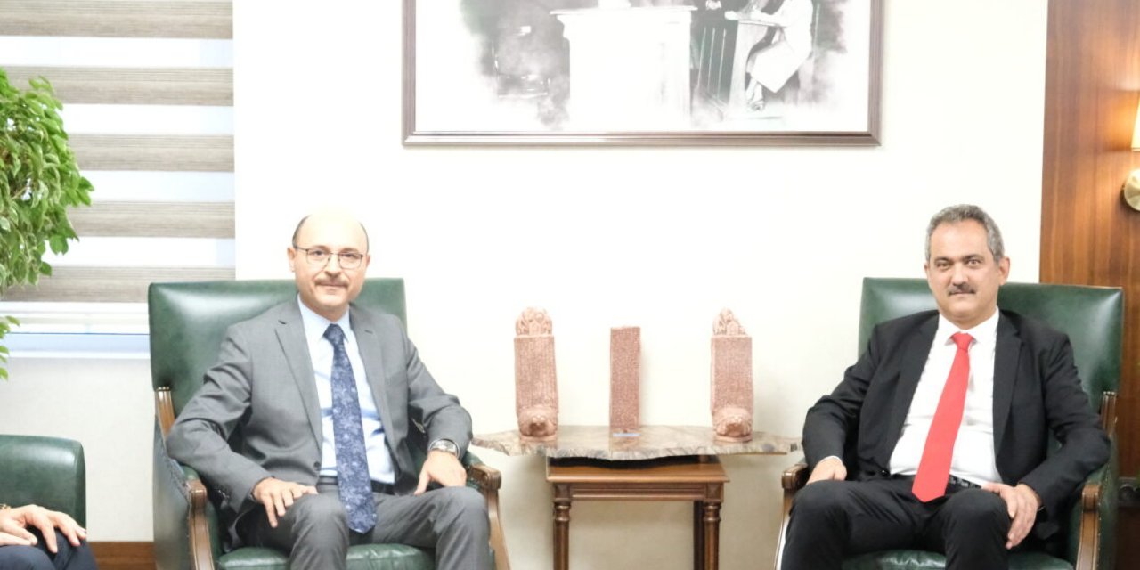 Öğretmenlik Meslek Kanununa Son Şekil Veriliyor! Mahmut Özer'den Türk-Eğitim Sen'e Ziyaret!