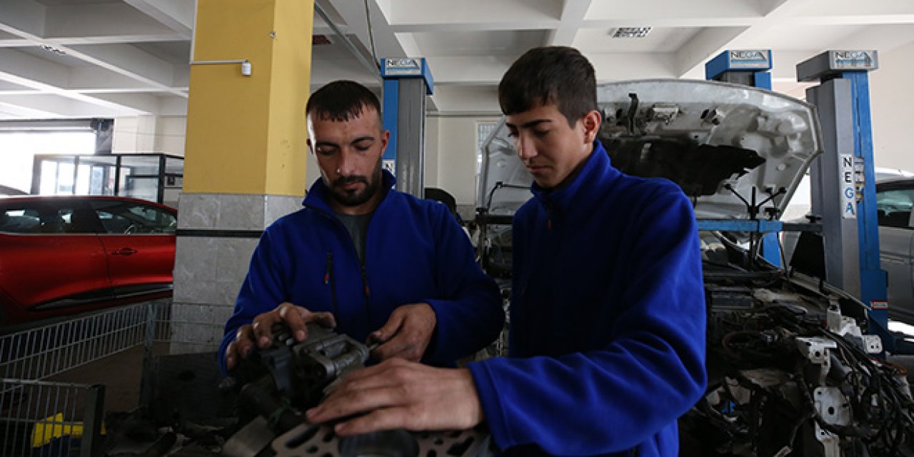 'Liseli oto tamircileri' yılda yaklaşık 2 milyon lira gelir elde ediyor