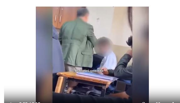 Bu nasıl eğitim? Öğrenciyi Kitapla Dövdü