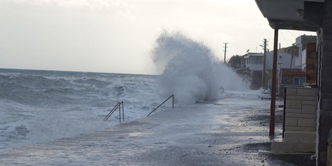 Şiddetli Lodos 2 Tekneyi Batırdı