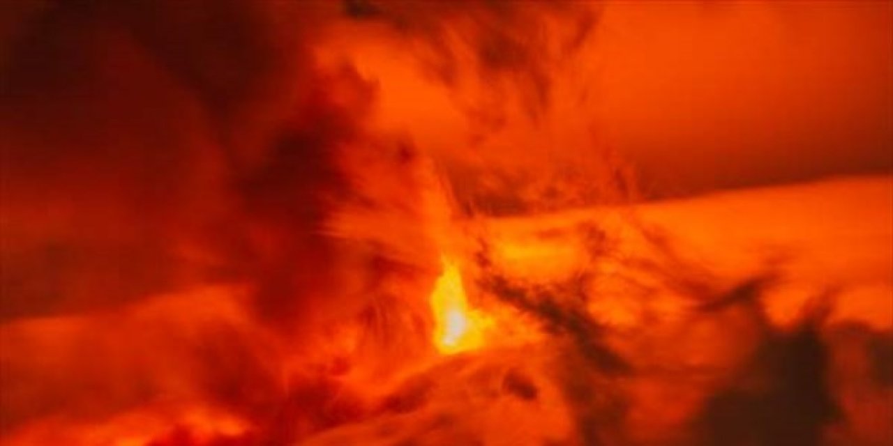 Etna Yanardağı Korkutuyor! Yeniden Faaliyete Geçti