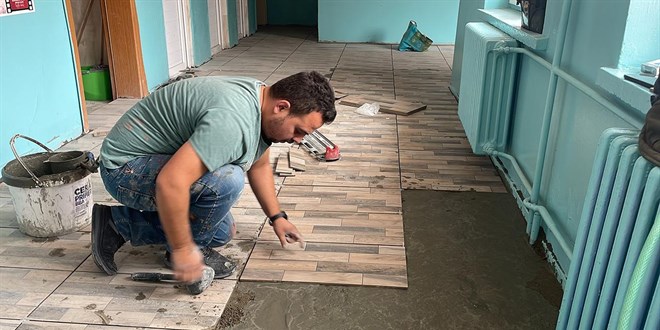 Okul Müdürü Tatili Okuluna Ayırdı