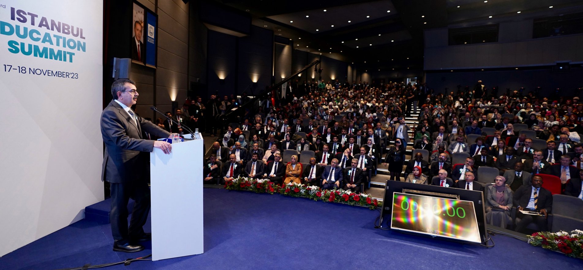 Bakan Tekin İstanbul Eğitim Zirvesi'ne Katıldı