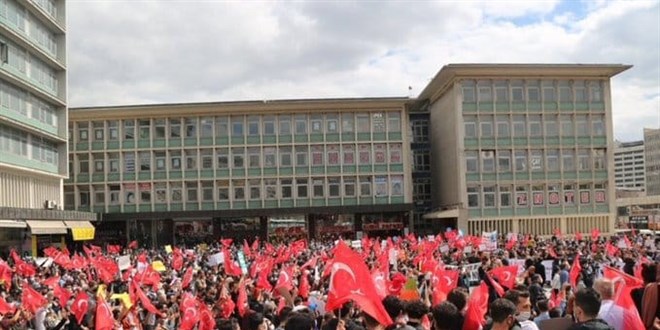 Öğretmenler 100 Bin Atama Bekliyor