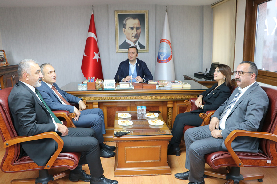 CHP'li Genel Başkan Yardımcılarından Eğitim İş Sendikasına Ziyaret