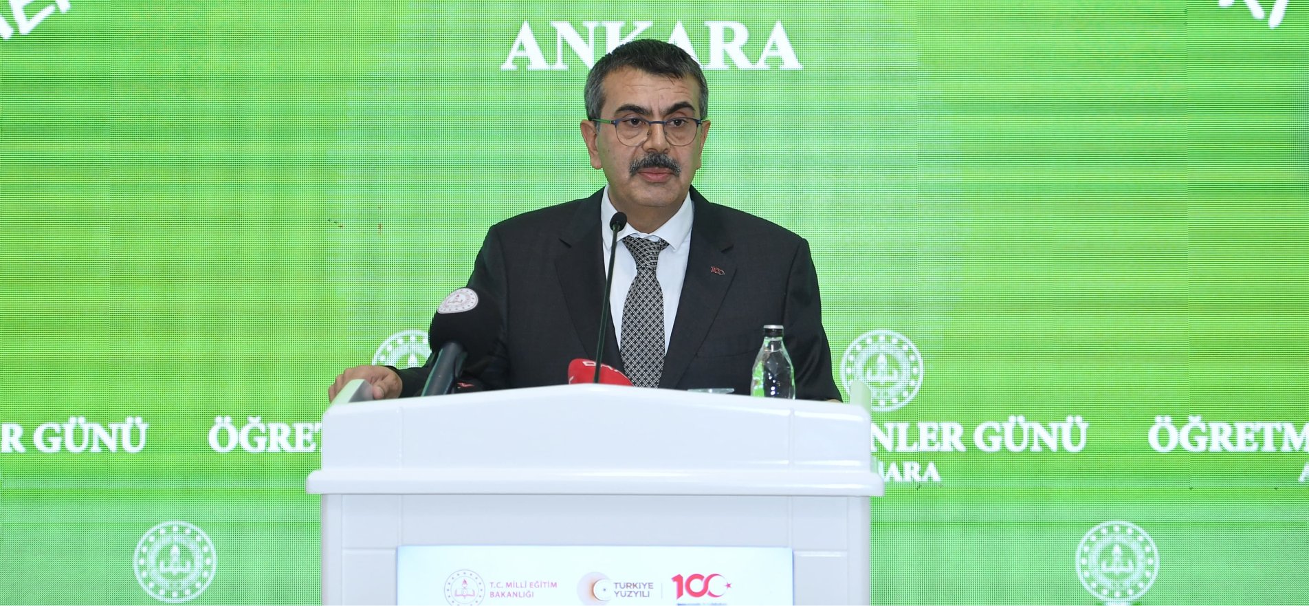 Bakan Tekin'in 24 Kasım Öğretmenler Günü Mesajı