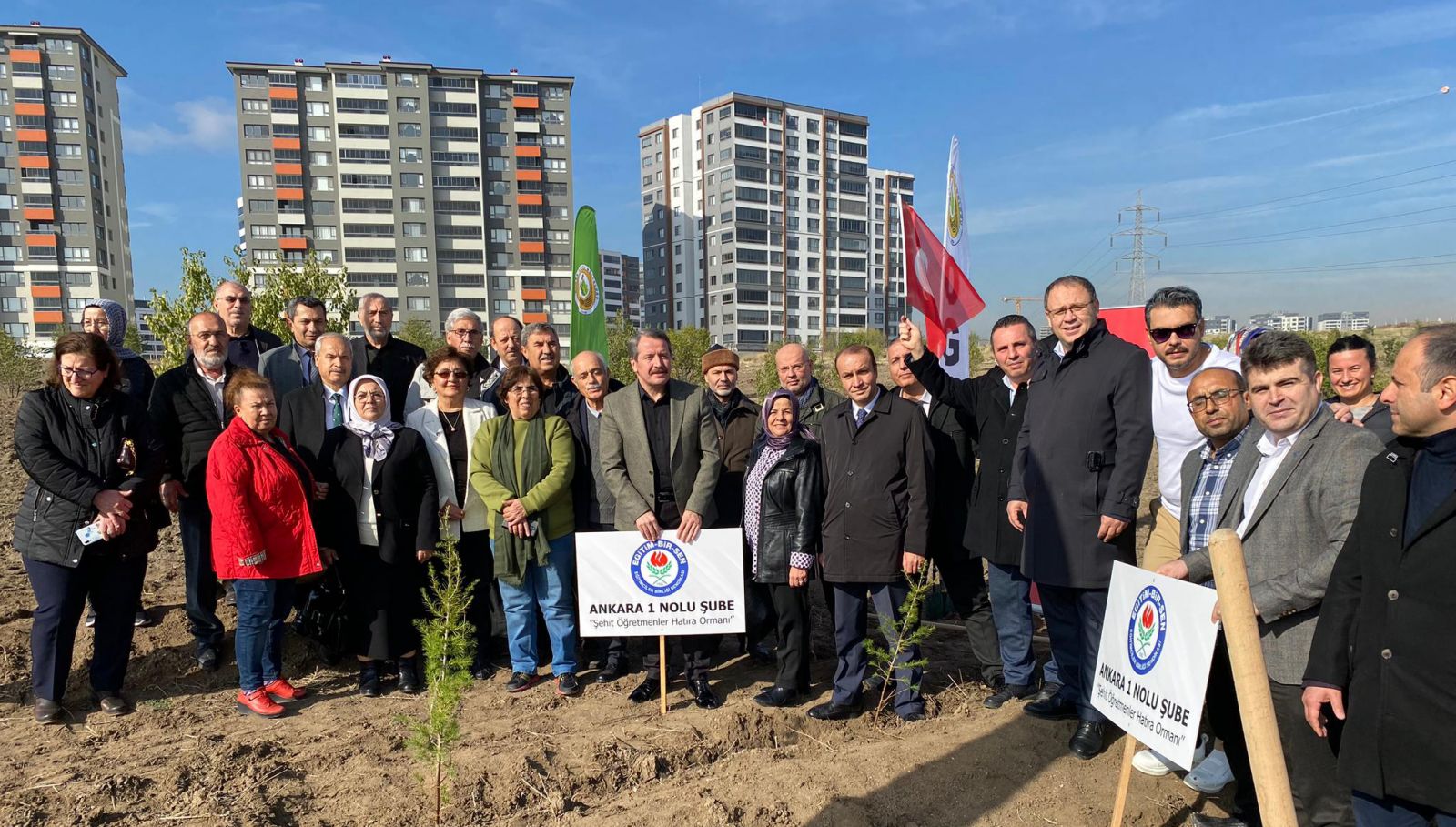 Eğitim-Bir-Sen Şehit Öğretmenleri Unutmadı!