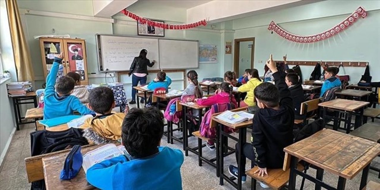 Uzmanlar müfredata alınan 'adabımuaşeret' eğitimlerine ne dedi?