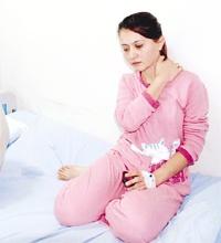 Beklettin dedi doktoru dövdü