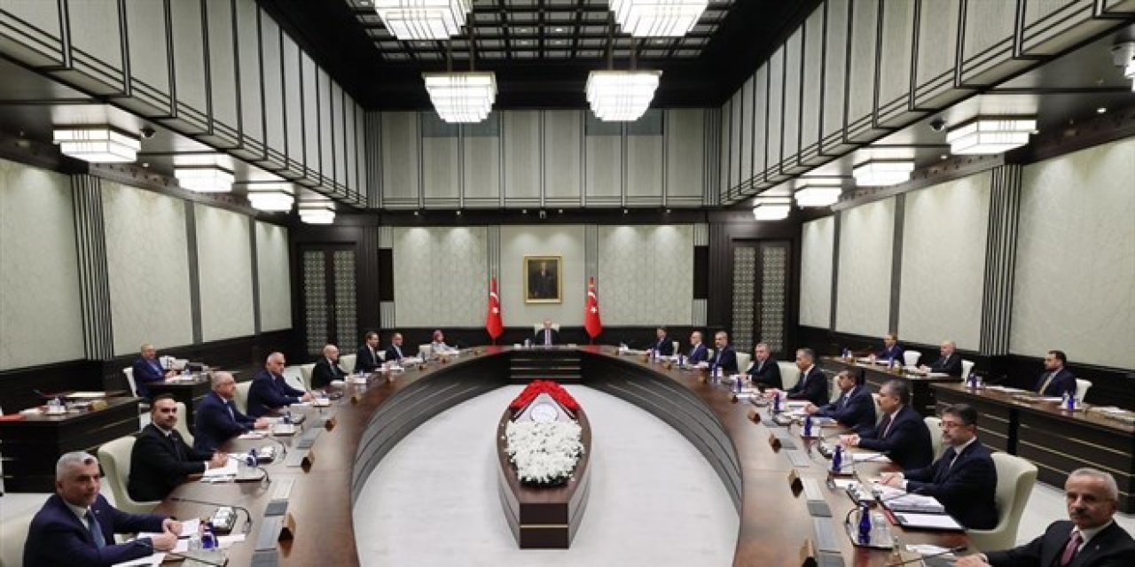 Ünlü gazeteci, Cumhurbaşkanı Erdoğan'ın görevden alacağı bakanları sıraladı