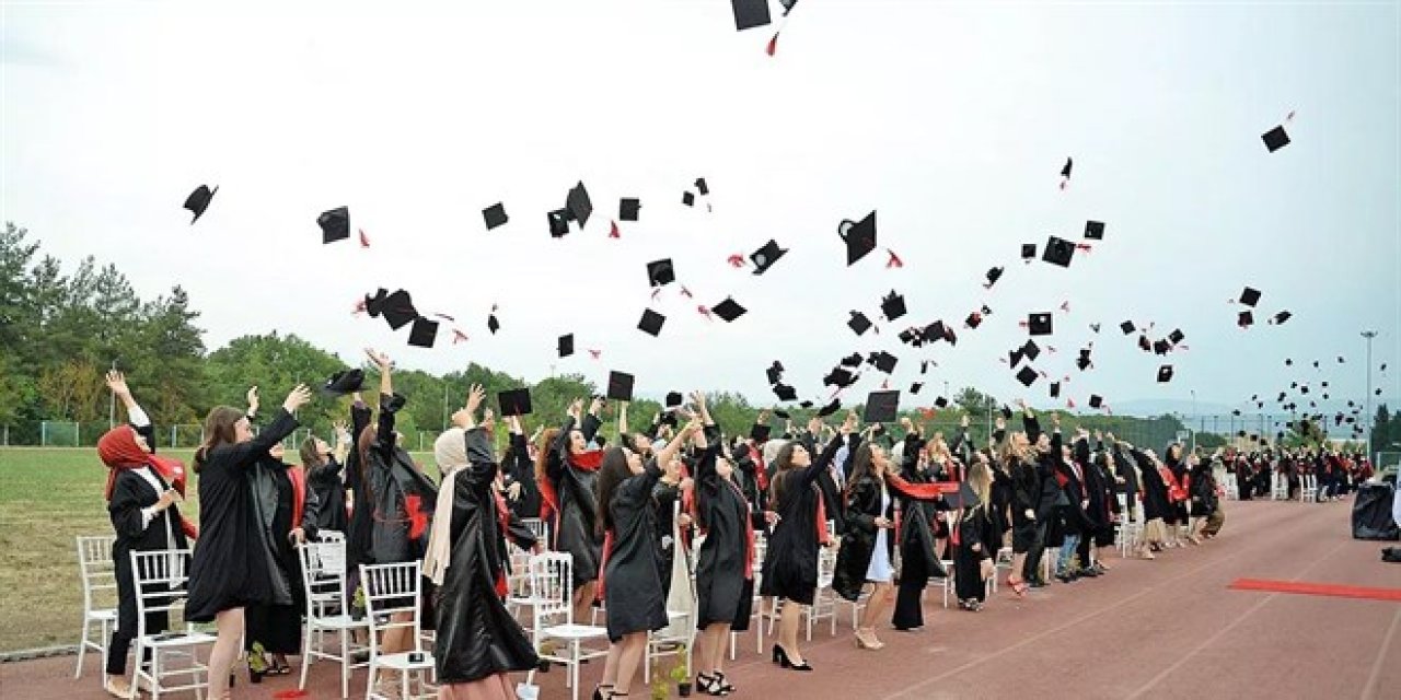 İşsizlik üreten fabrikalar: Eğitim fakülteleri!