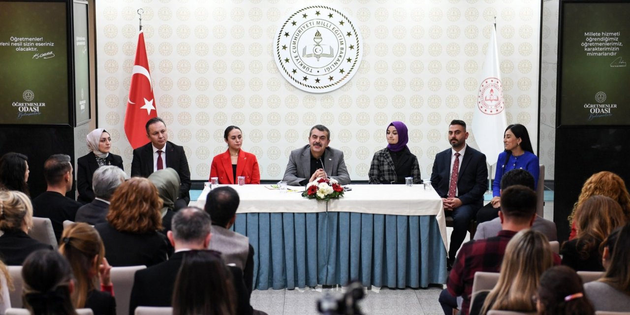 Yusuf Tekin'den "müfredat değişikliği" açıklaması