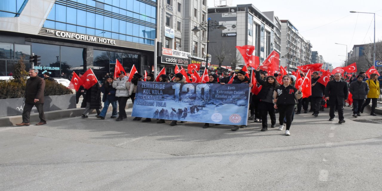 Van'da "120 kahraman çocuk" anıldı