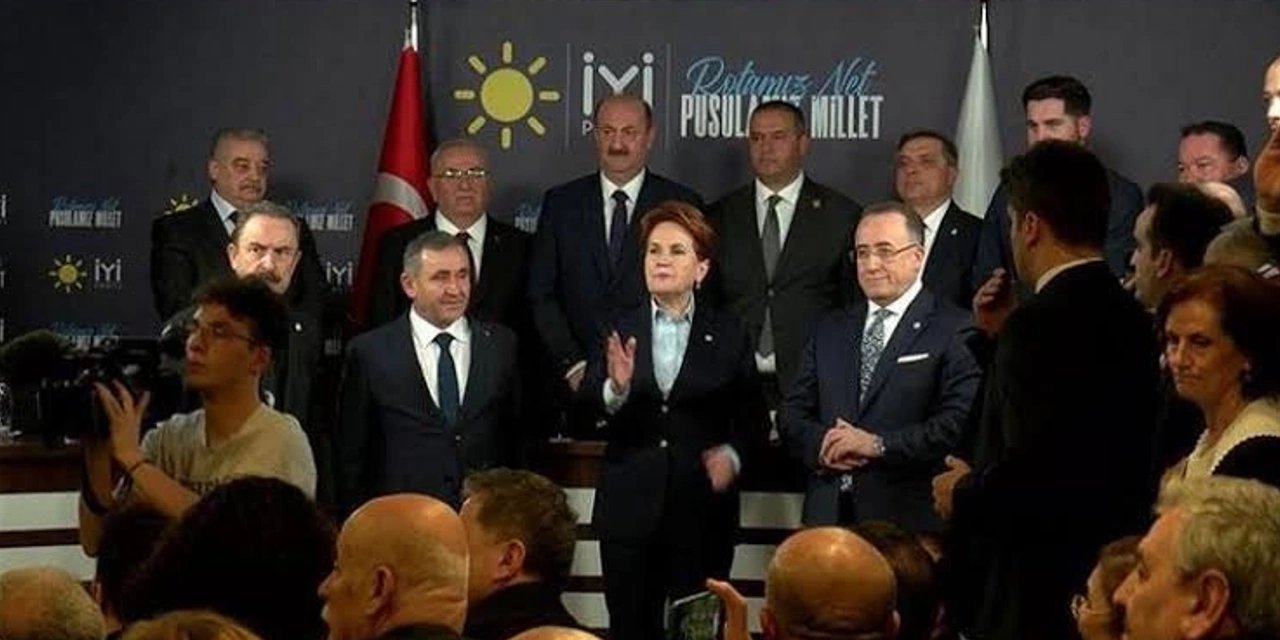 İYİ Parti Aday Tanıtım Toplantısında Protesto! Başkan Adaylarına Tepki Gösterildi