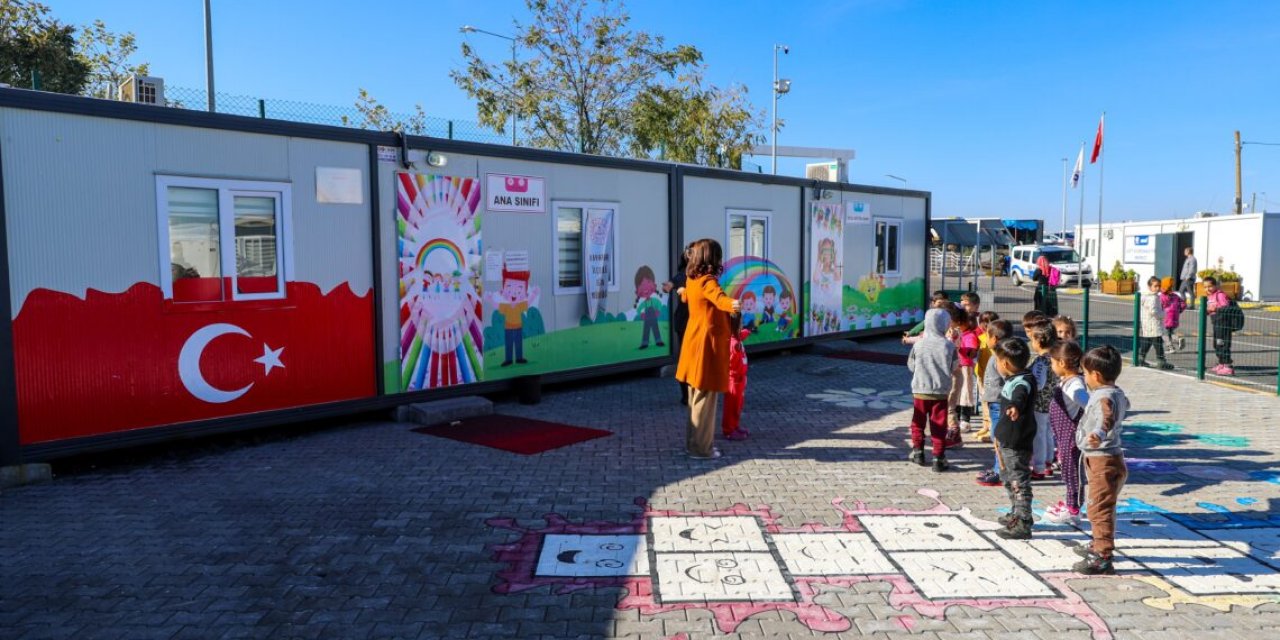 Deprem Bölgesinde, Eğitim Çalışanlarına Başarı Belgesi Verilmeli!